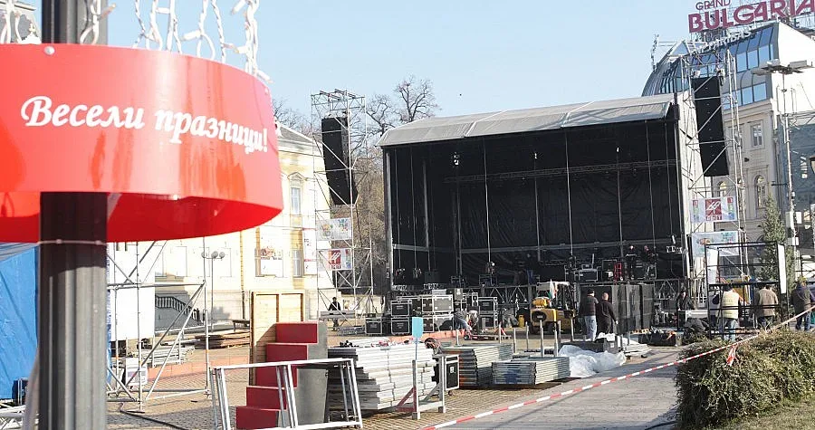 В новогодишната нощ раздават таблети на площада