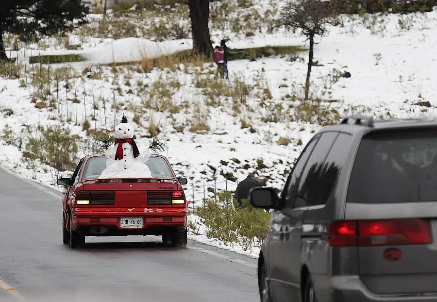 Рухна 300-метров участък от магистрала в Мексико