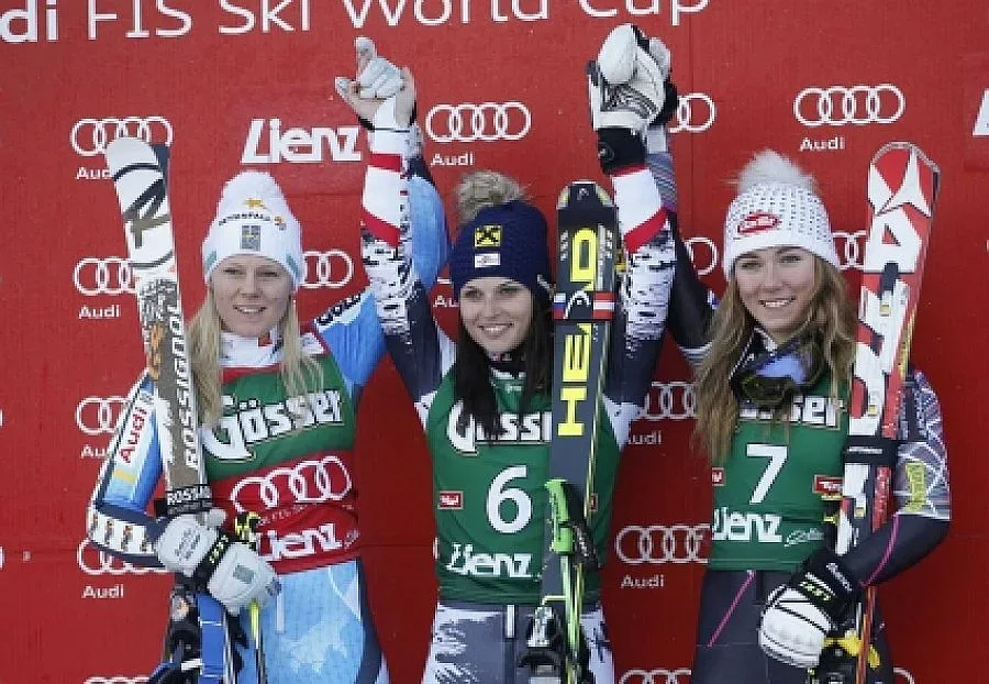 Австрия с първи успех на гигантски слалом при жените за сезона
