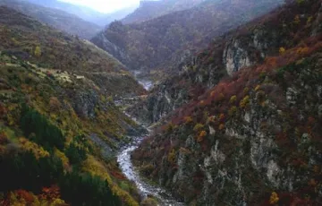 Камъни падат в Кресненското дефиле