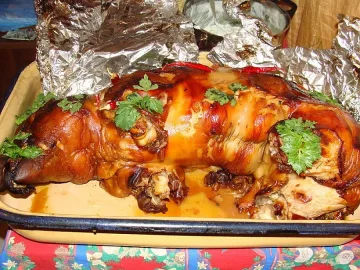 ЧНГ в Търново с 10 печени прасета