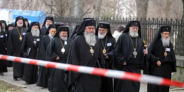 2013: Църквата в битка с демони