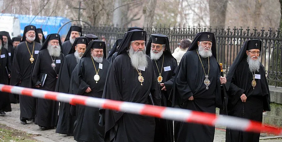 2013: Църквата в битка с демони