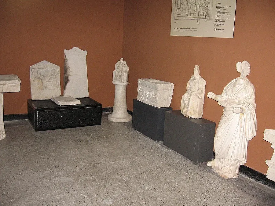 Бог Дионис и елински богини представиха древната история на Балчик