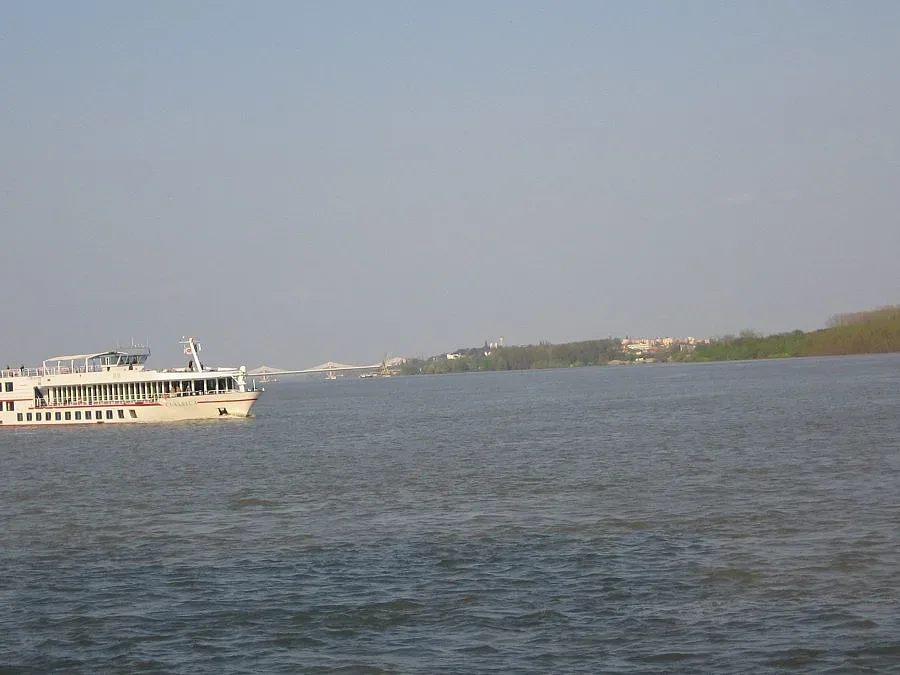 Дунав падна под 2 метра