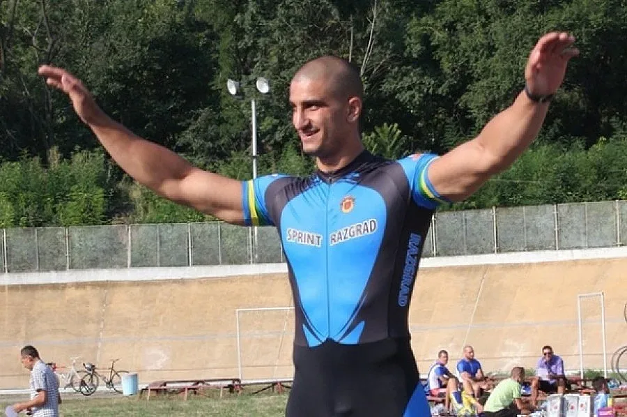 Шампион по колоездене  нападнат в дискотека в Разград