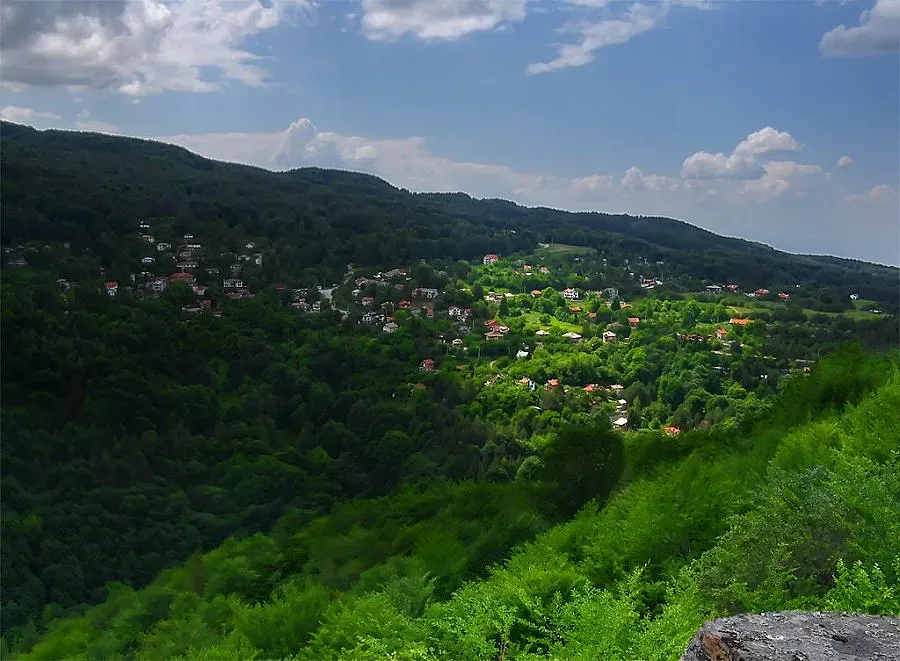 Възраждат църква на два века