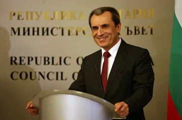 Премиерът на скайп с военните в чужбина