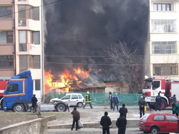 Пожар изпепели къща преди Коледа