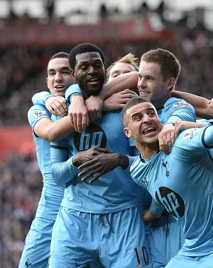 Адебайор донесе победа на Тотнъм