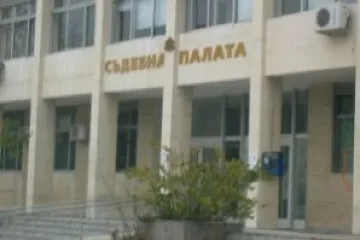 Нахапан от кучета певец осъди община за 4300 лева