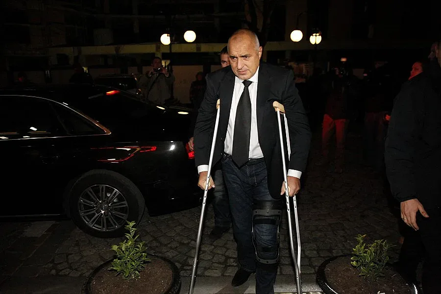 Бойко: Данъчни ми броят тухлите