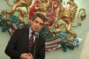 Кабинетът не си е върнал доверието на Плевнелиев