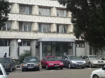 Дрогиран помете елтабло и метални прегради