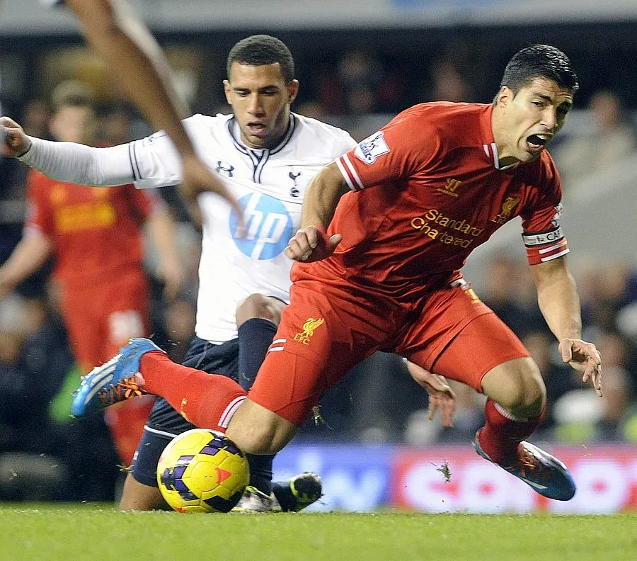 Суарес подписа нов договор с Ливърпул