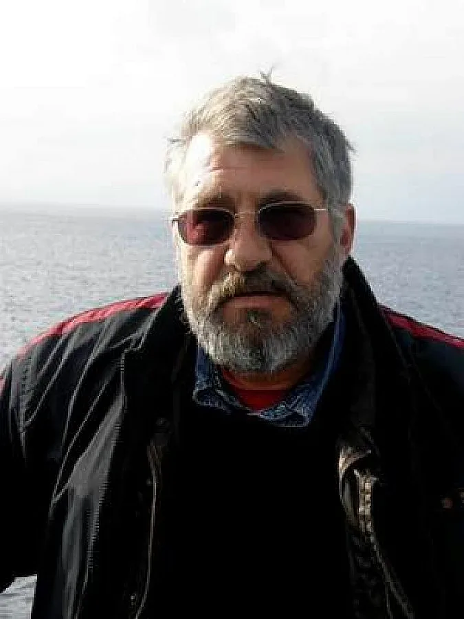 Деян Енев: Инерцията на оцеляването убива празника