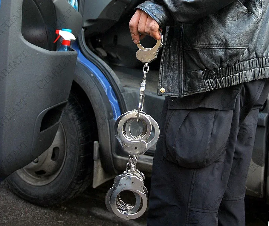 6 г. затвор за бежанец с дрога