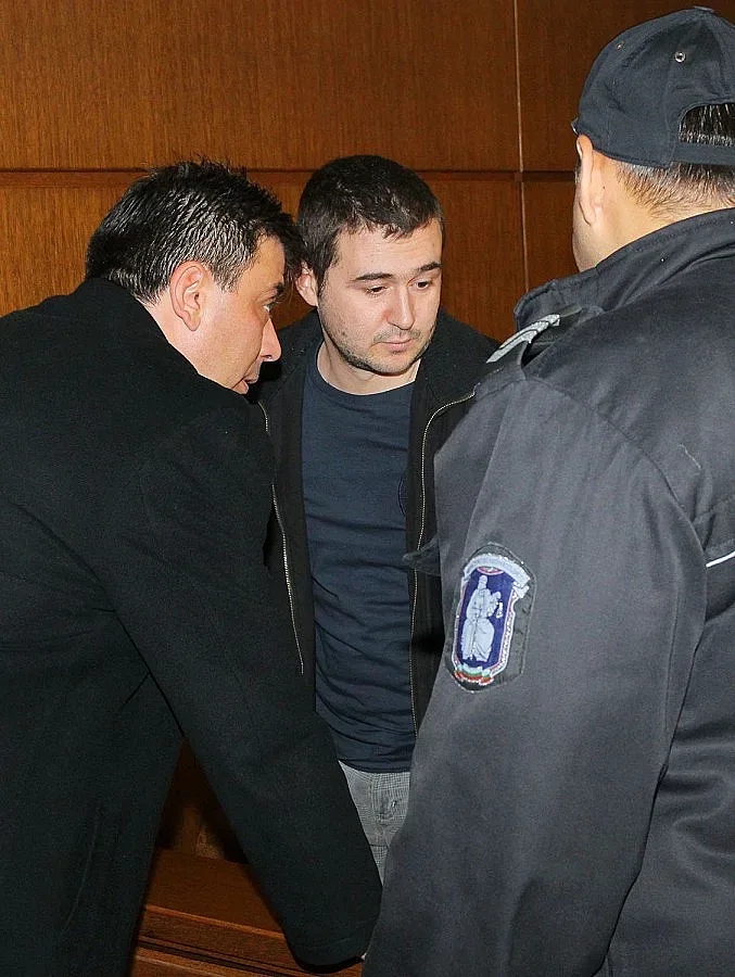 Студентска любов пази гърба на Илиян от "Соло"