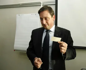 Водолаз ще бори безработицата