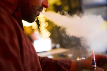 Забраняват продажбата на ароматизирани цигари