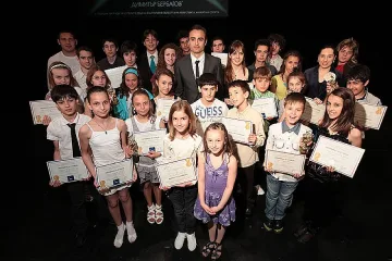 Бербатов с призове за талантливи деца