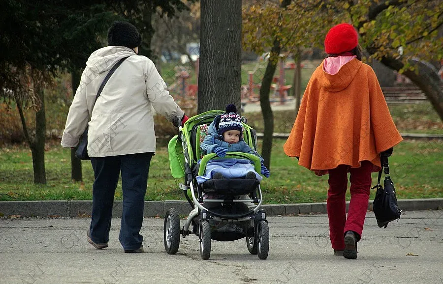 Ключова новина за парите за майчинство
