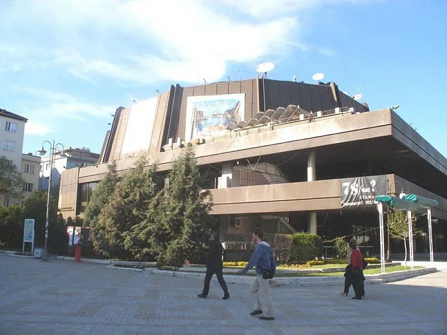 Заловиха крадец при опит да влезе във ФКЦ посреднощ