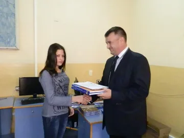 120 компютърни графики на ученици на Коледен благотворителен базар