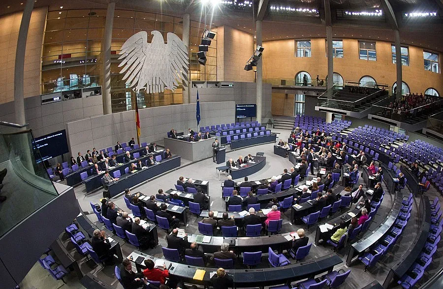 Бундестагът гласува новия парламент