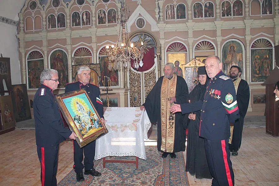 „Единен казашки съюз" – България ремонтира църква и вдига паметник