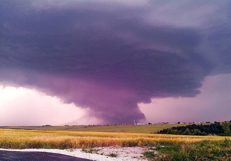 Облачно над страната във вторник
