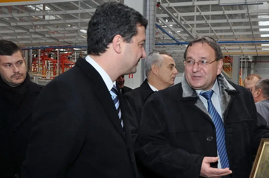 Стойнев изпрати бг-коли за Италия