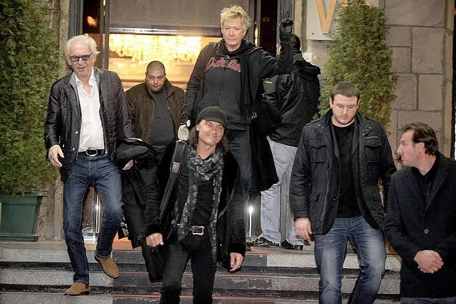 Scorpions забиват довечера