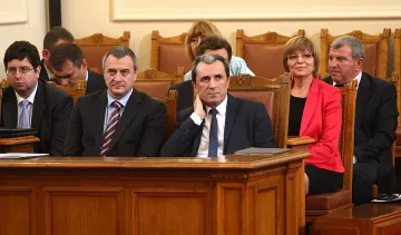 Министрите започват с отчетите за Нова година
