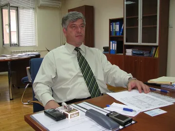 Влаковете закъсняват два пъти по-малко