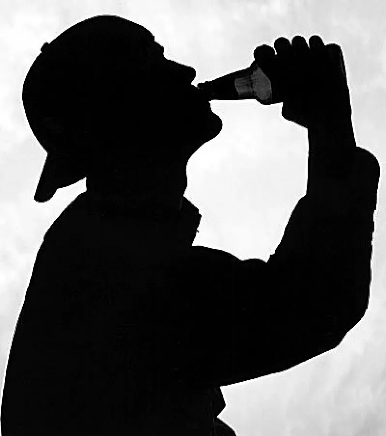 Пореден непълнолетен, употребил алкохол, в болница