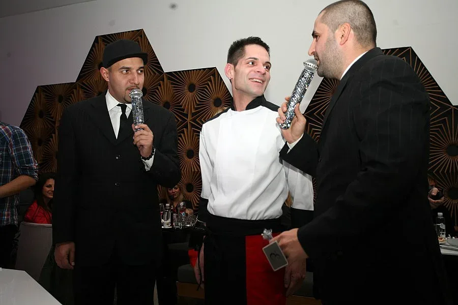 Готвачът на Мадона и Джокович ни храни в Piece of Paradise