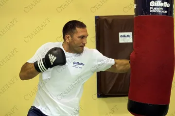 Кобрата защитава пояса довечера