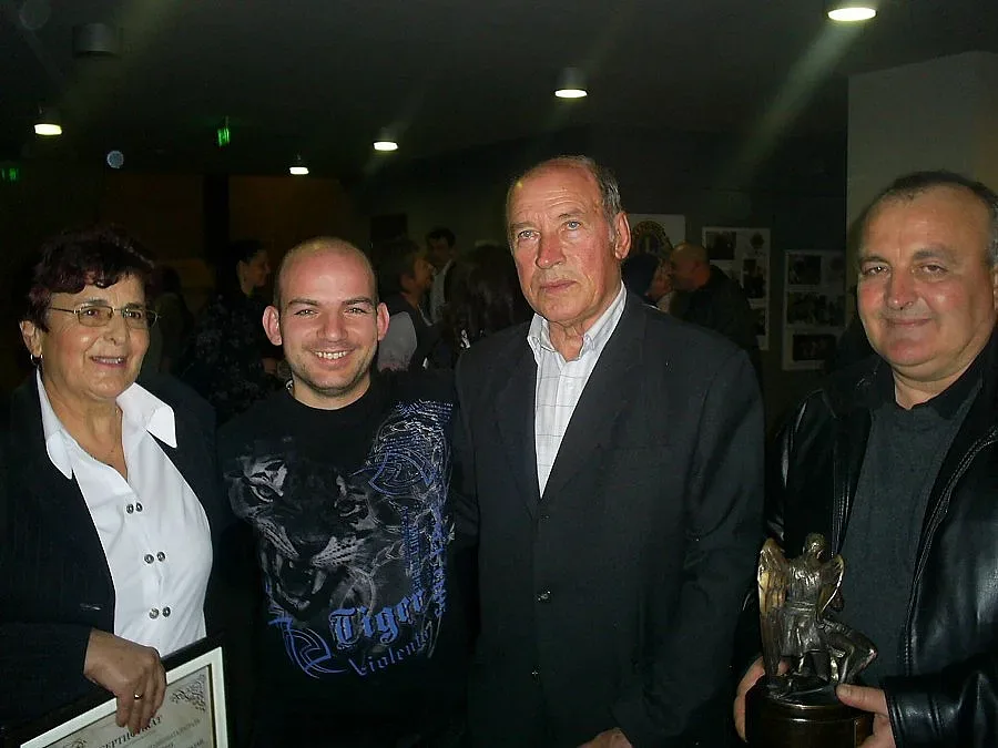 Щедра фамилия стана добрият самарянин на годината