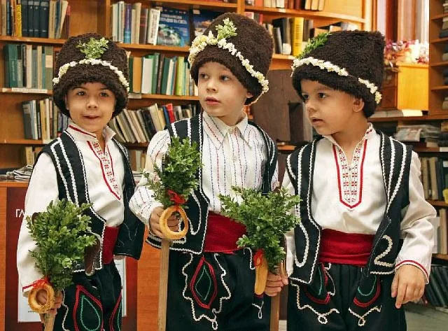 Коледни звезди в село Здравец“ зарадва деца и възрастни