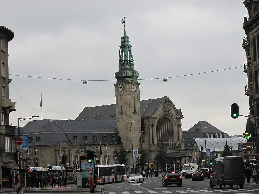 Раят Люксембург се крепи на чужденците