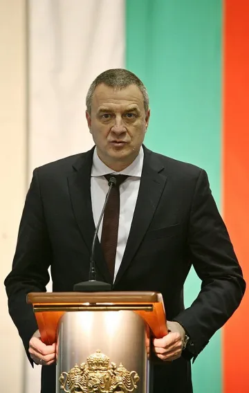 МВР не проверява луксозните харчове на Сидеров 