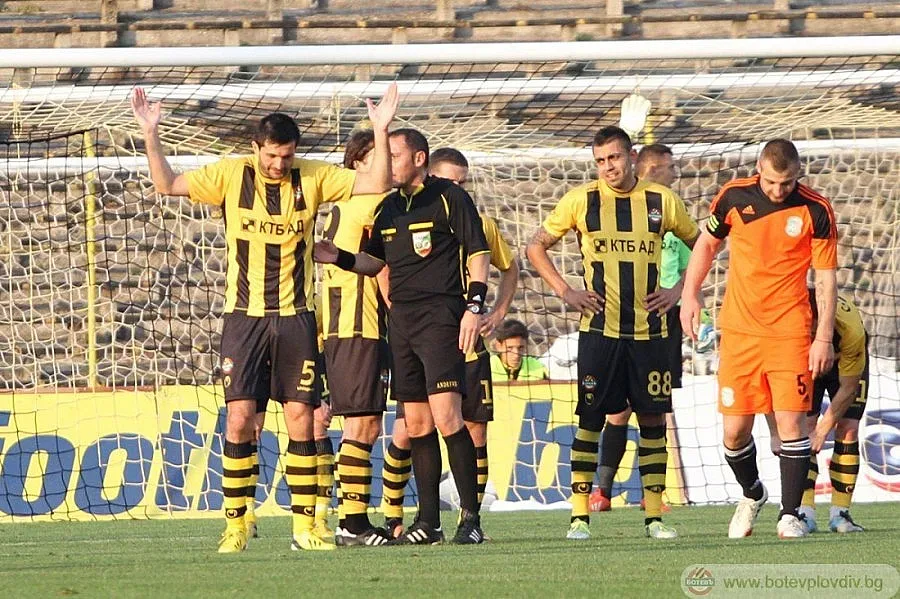 Кривия изгони титуляр от Ботев Пд