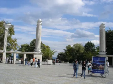 Падна още една забрана за колите в Морската градина  