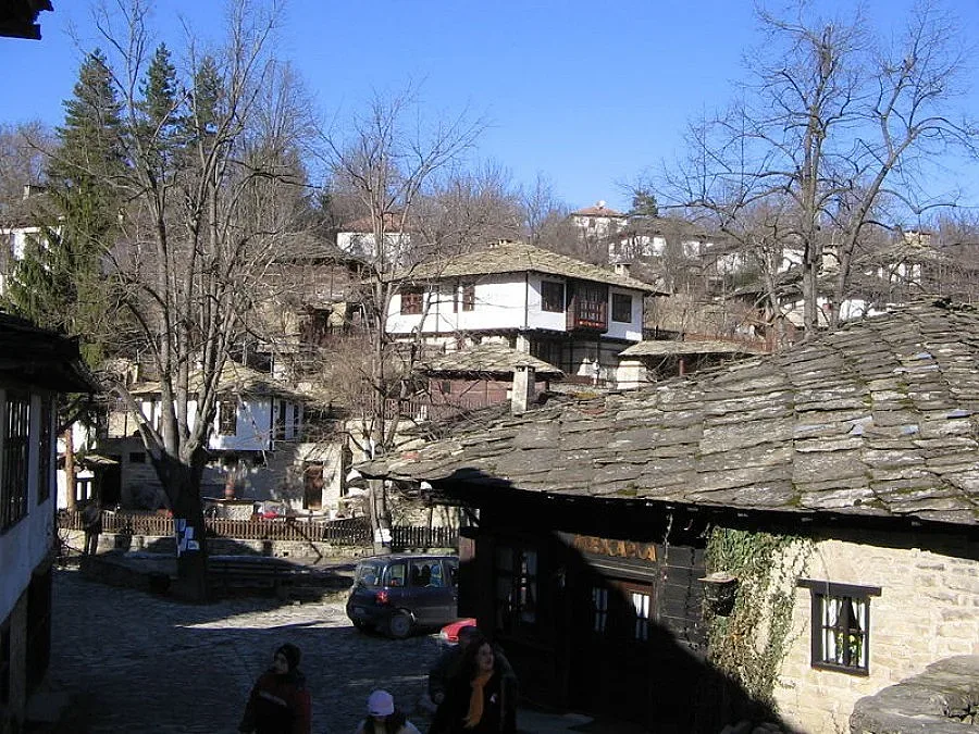 Свещеници събраха ученици с лекция за Рождество