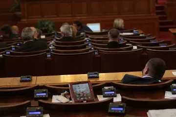 Трима вицепремиери отговарят на депутатските въпроси