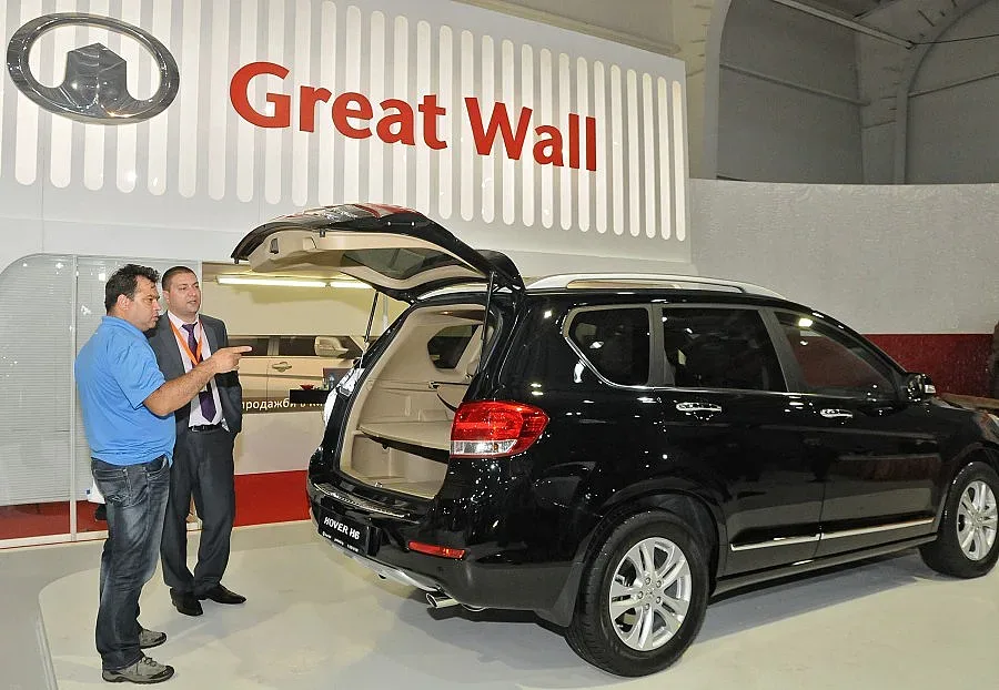 150 български коли тръгват за Италия