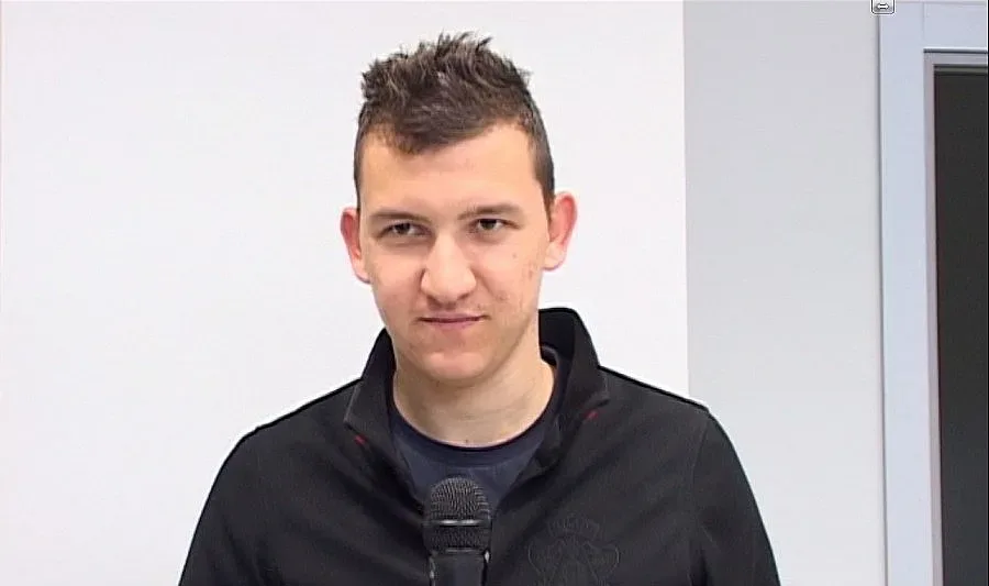 Футболна легенда помага на сираци