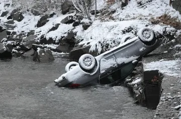 Свидетели: Заледен път удави студентите в река Чая