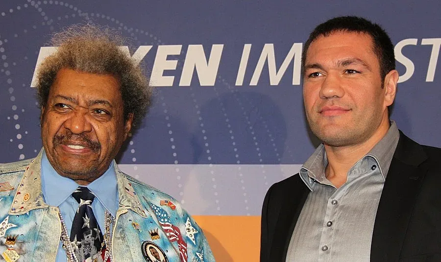 Кобрата се щракна с Дон Кинг